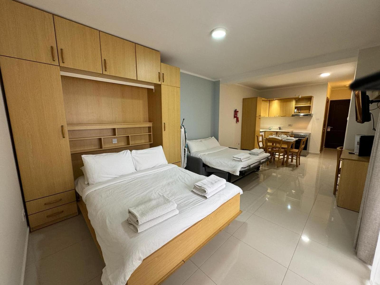 The Triton Aparthotel St. Paul's Bay Bagian luar foto