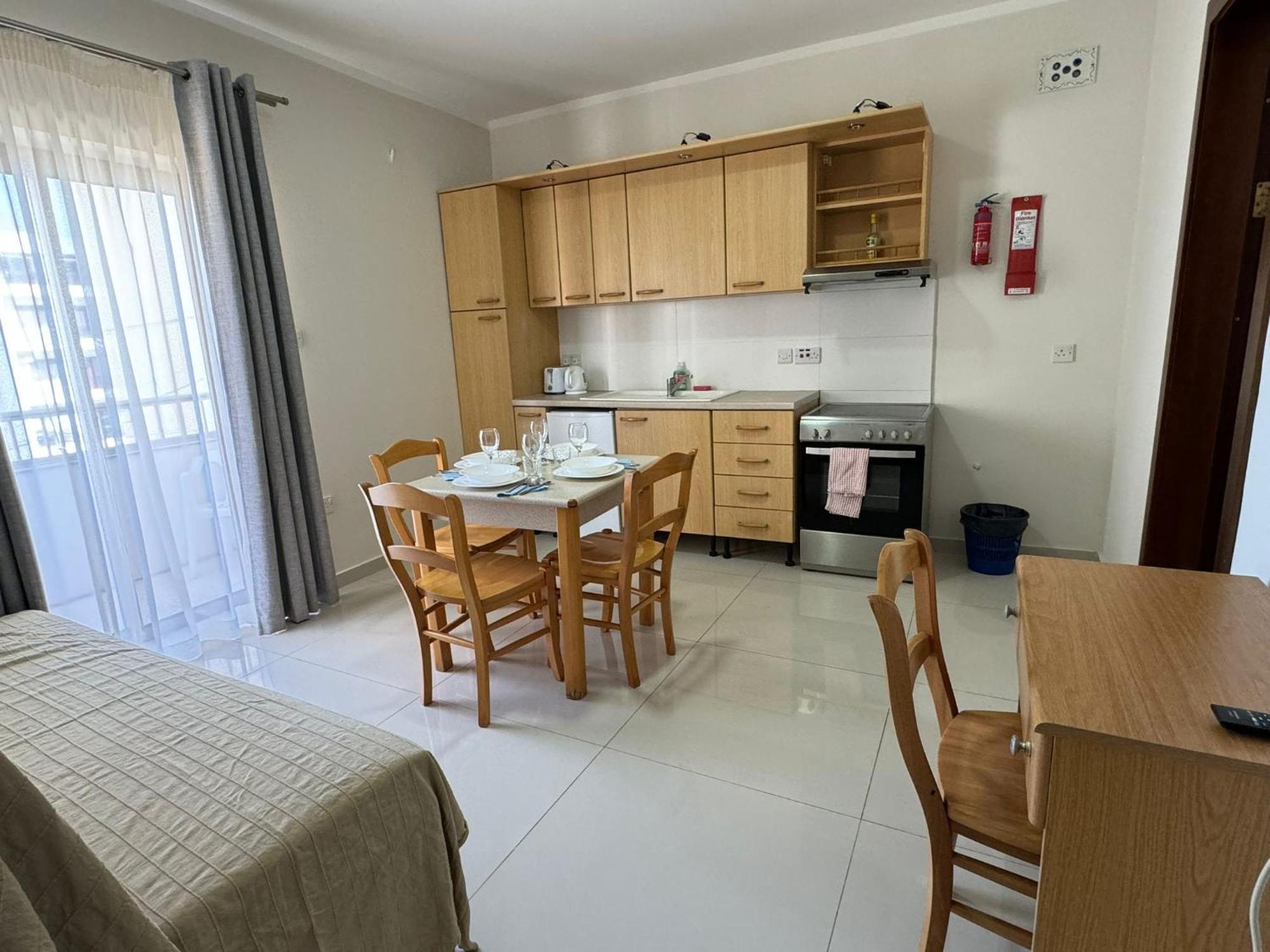The Triton Aparthotel St. Paul's Bay Bagian luar foto