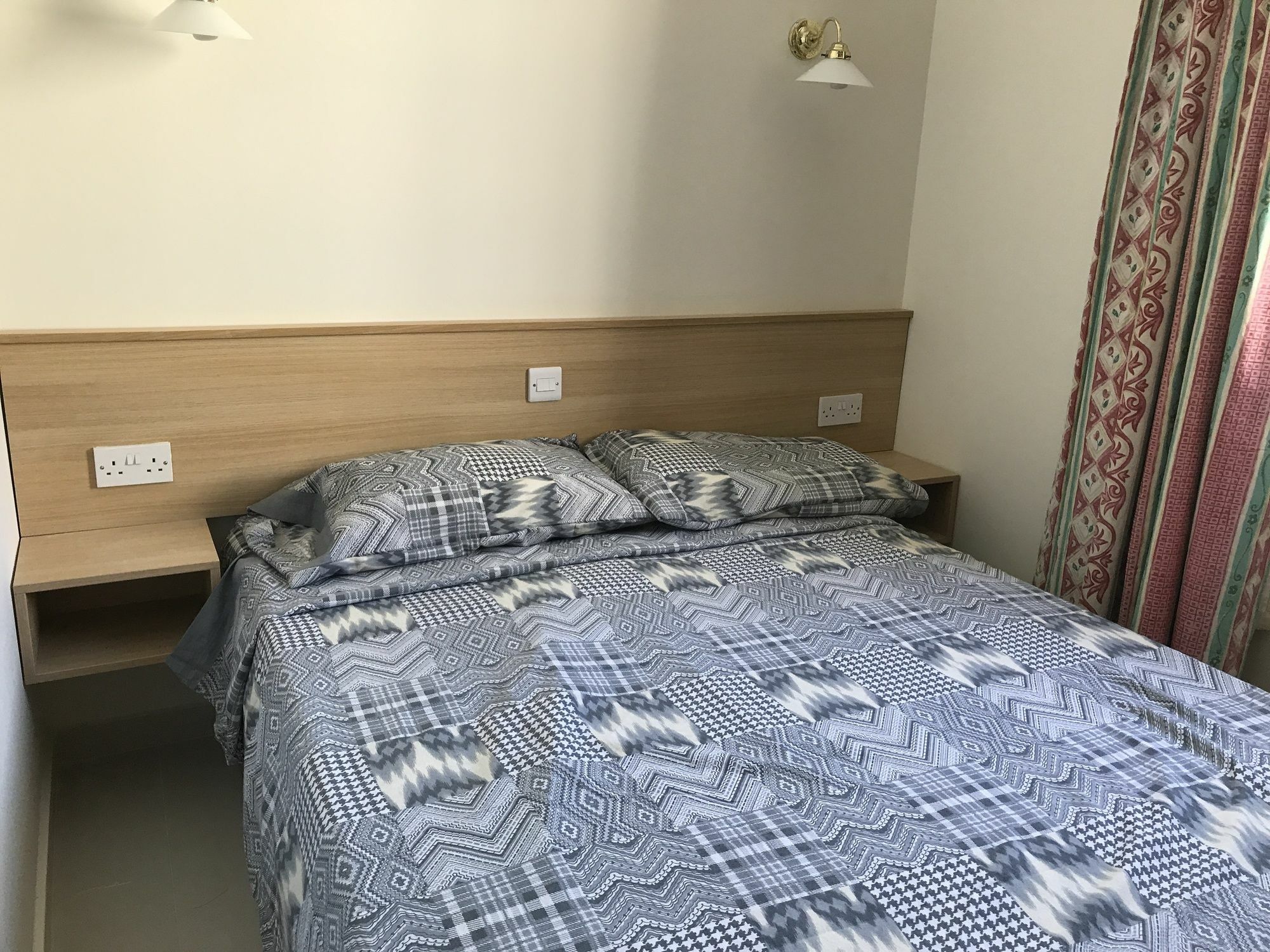 The Triton Aparthotel St. Paul's Bay Bagian luar foto